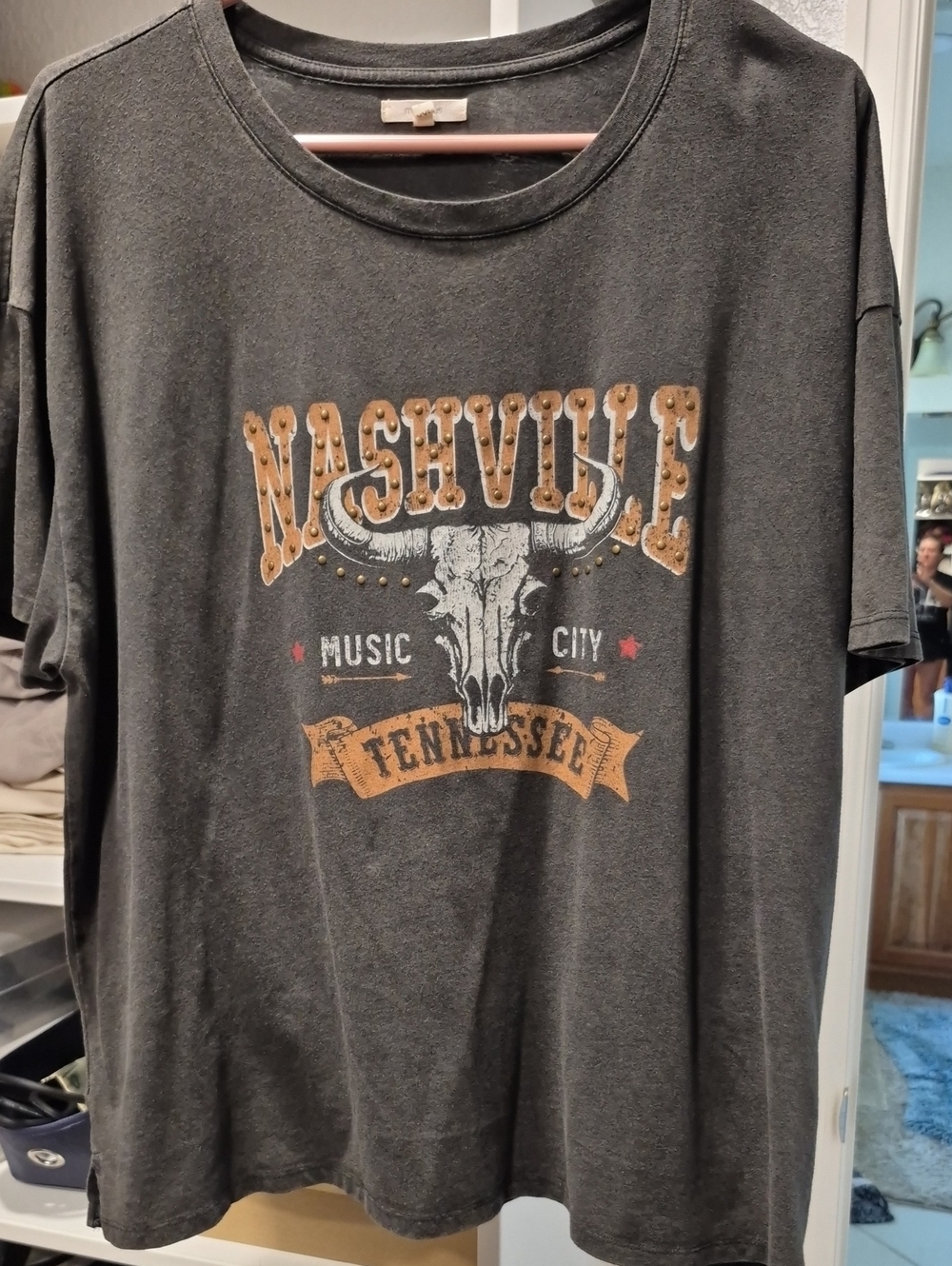 🩶Maurices Charcoal Nashville Tennessee Graphic Tee🤎